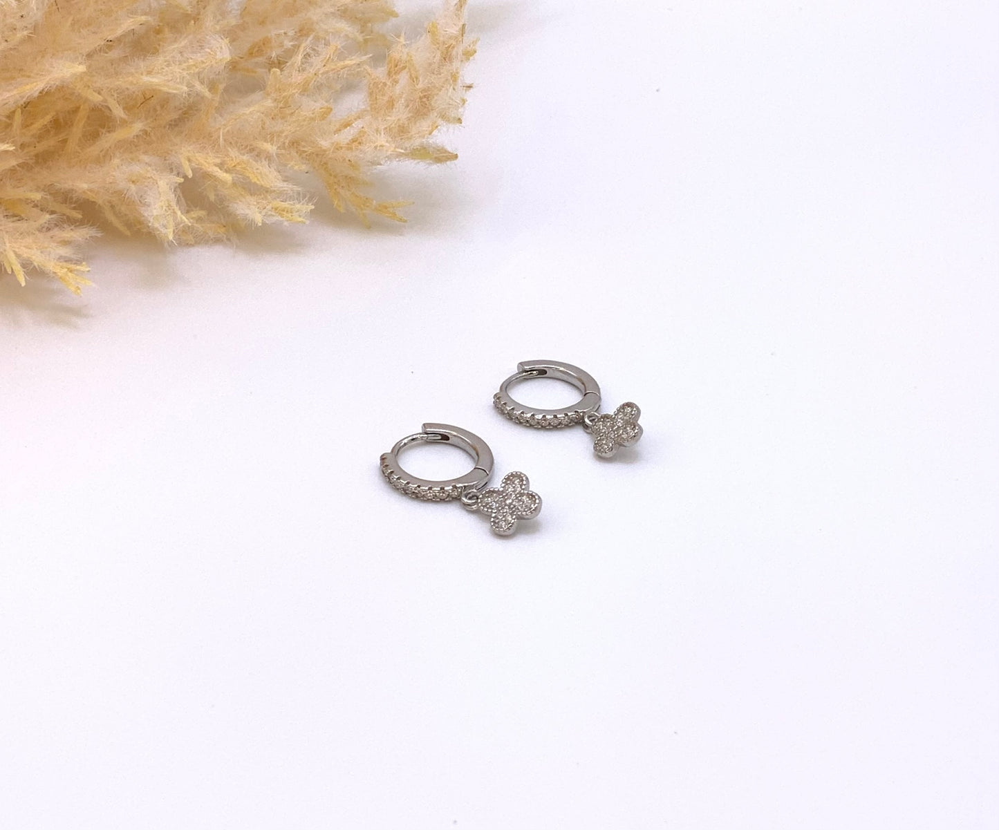 Huggies Clover Hoops