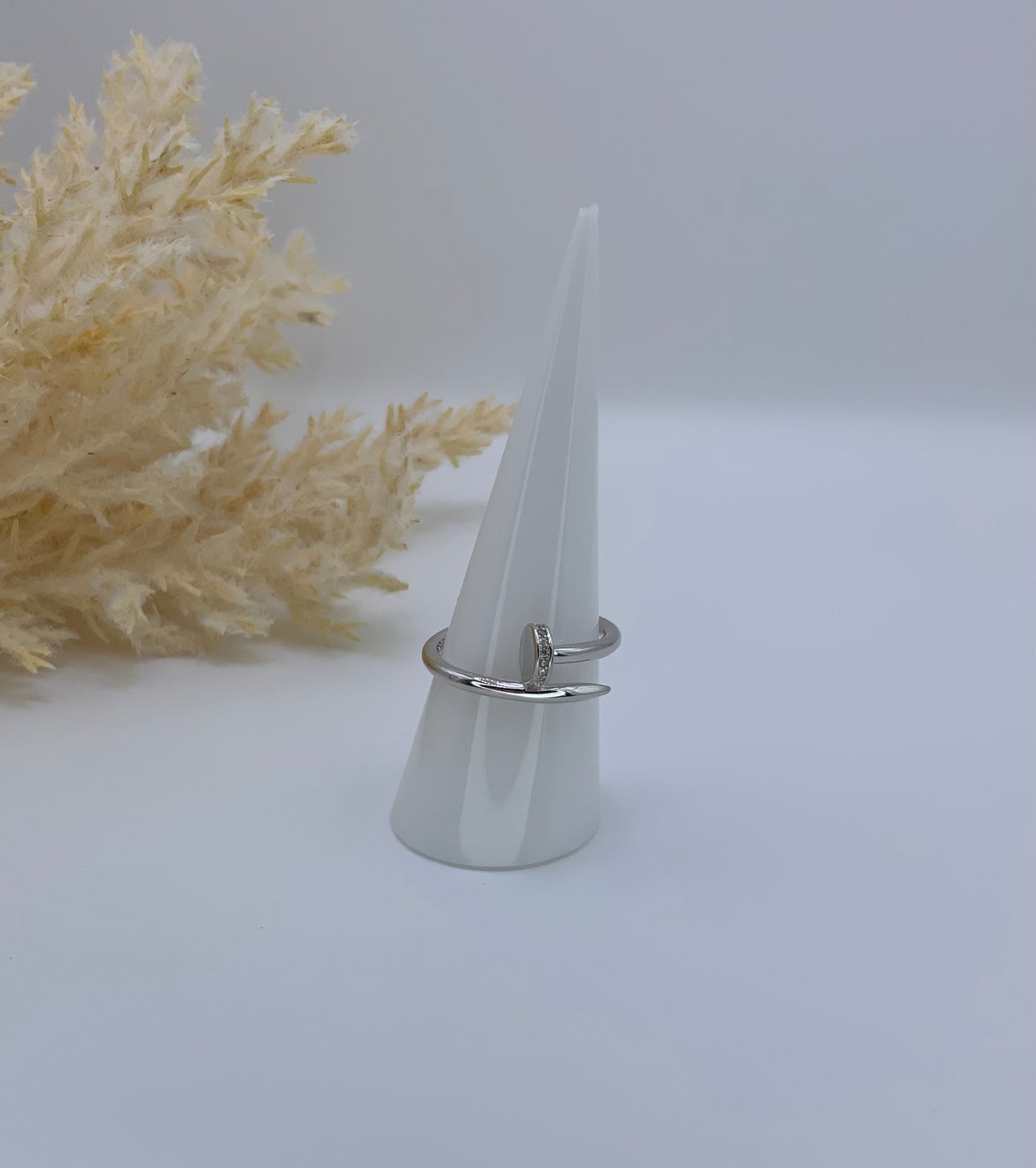 Clavo Ring