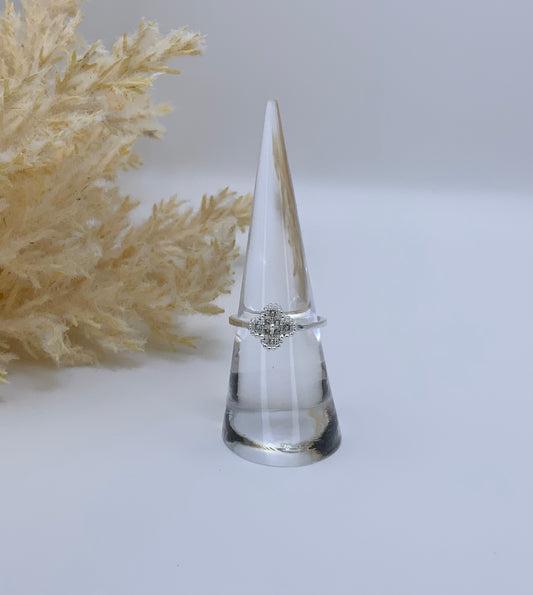 Clover Crystal Ring