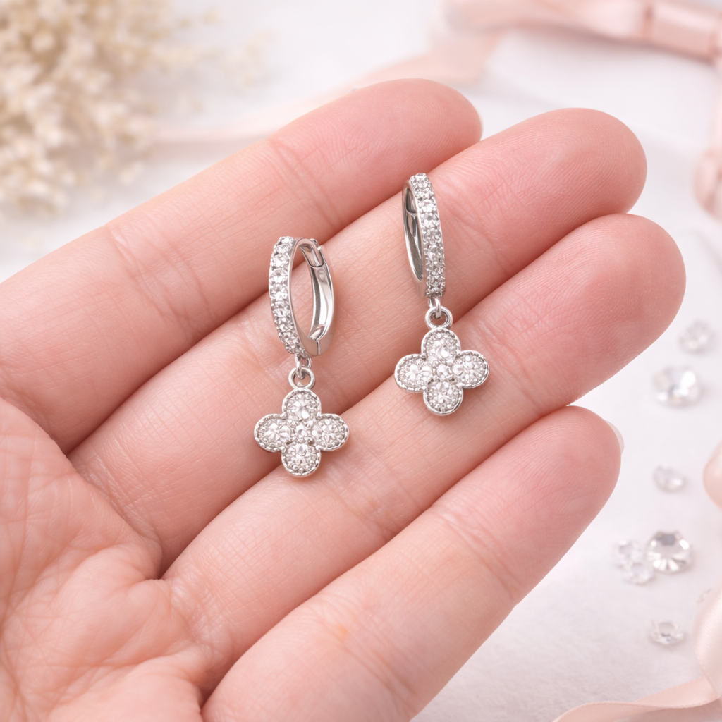Huggies Clover Earrings 925 Sterling Silver - 12.5 mm