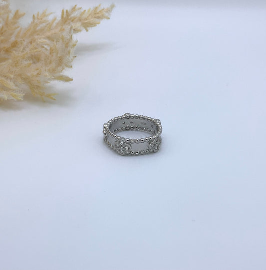 Clover Ring