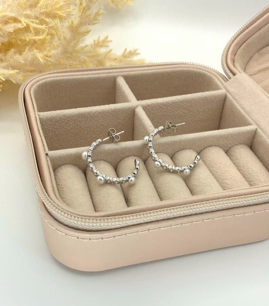 Victoria Pearls Hoops