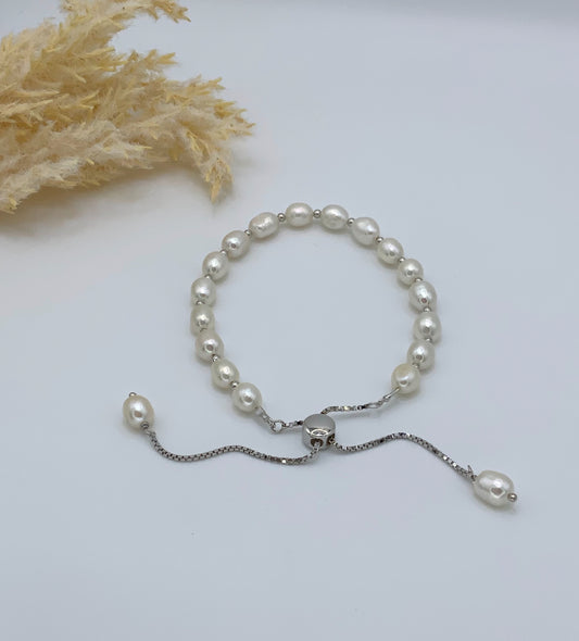 Pearls Bracelet Adjustable