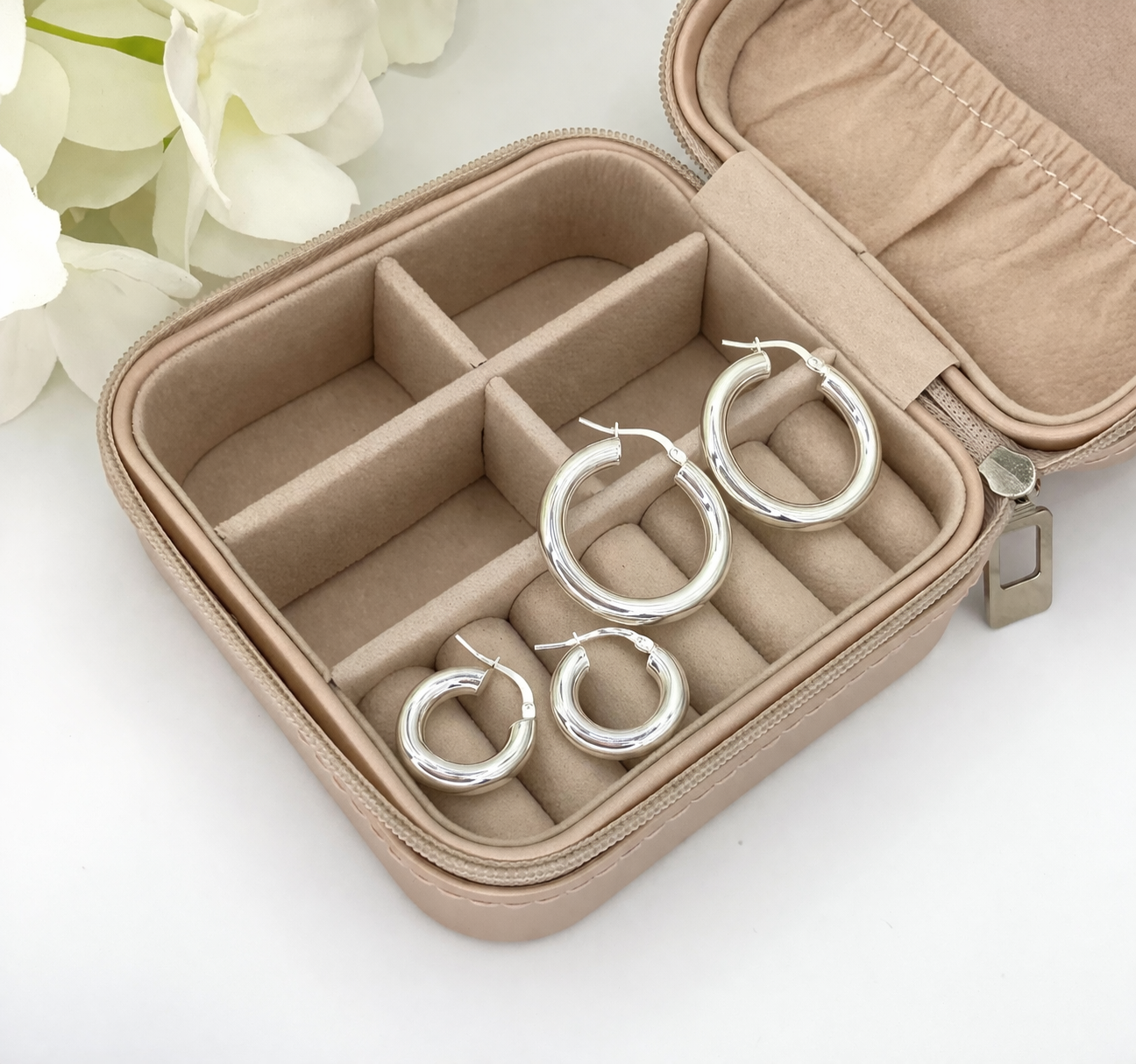 Ada Hoops Earrings Tube